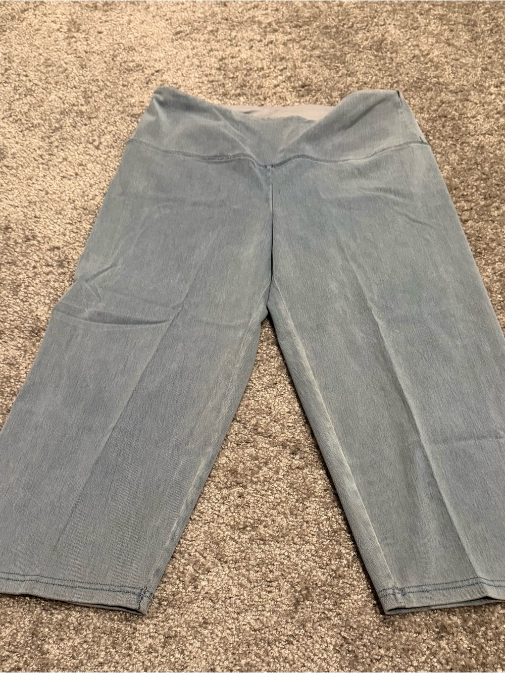intro. Women's Light Blue Capri Pants